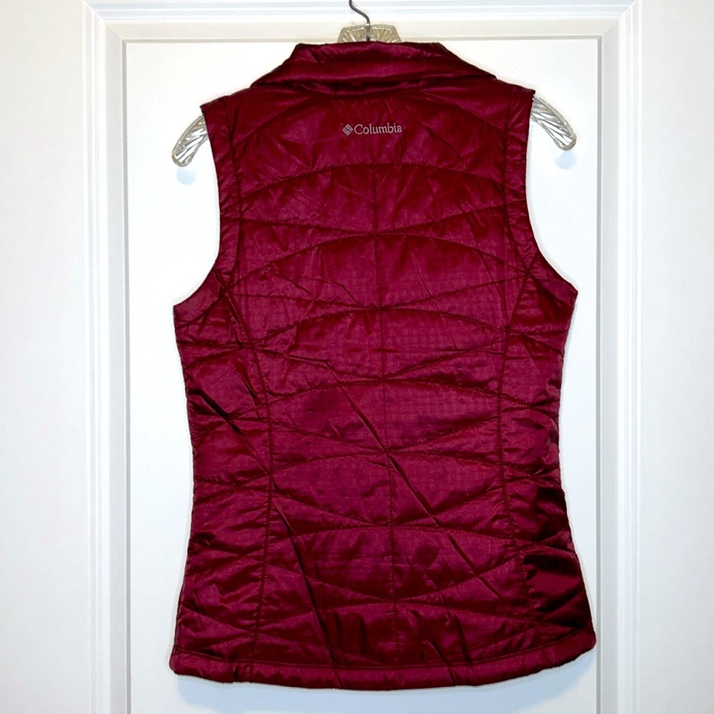 Columbia Women’s Boston College Omni-Heat Puffer Vest Great condition size XS - Picture 4 of 11